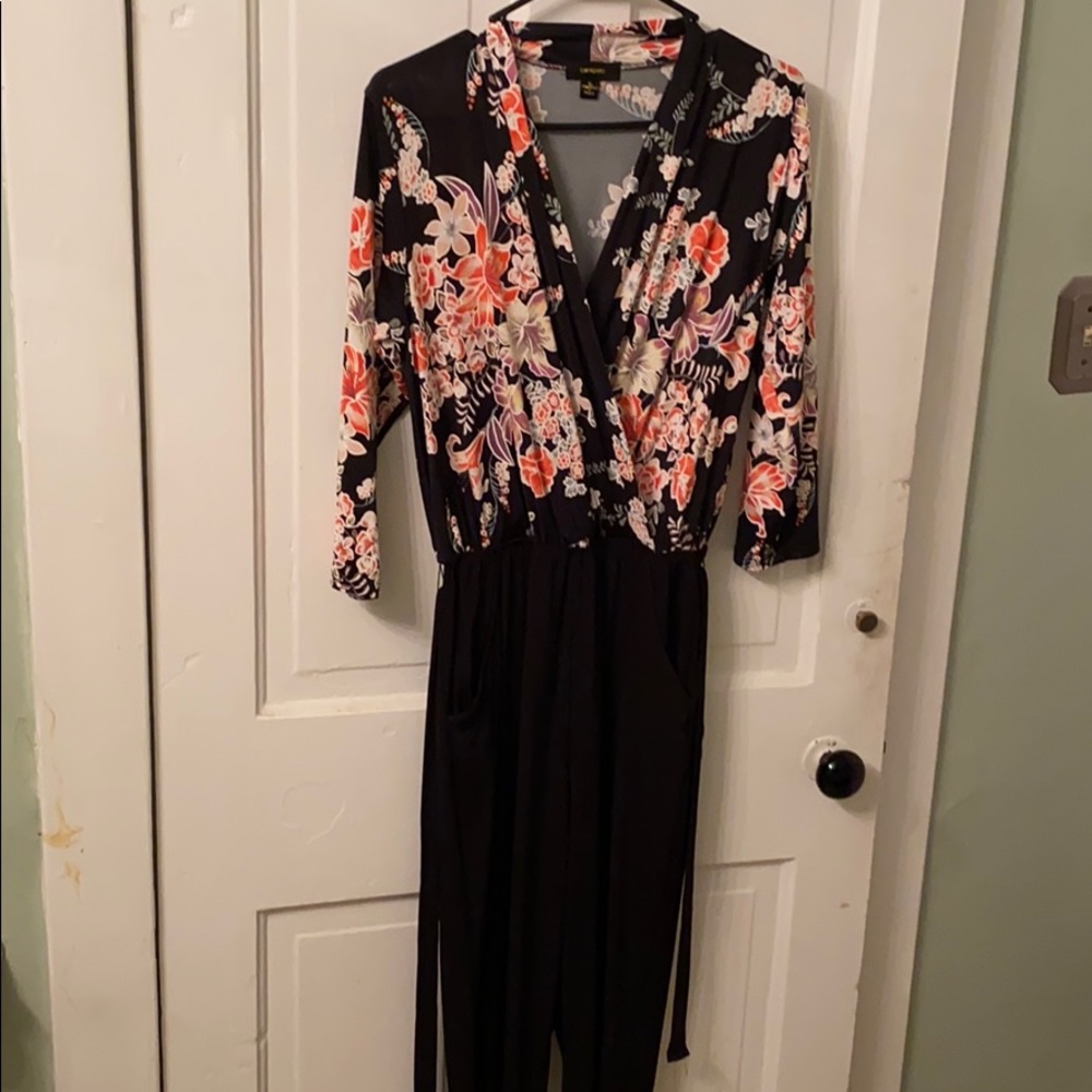 3/4 sleeve floral embroidered deep v pant suit